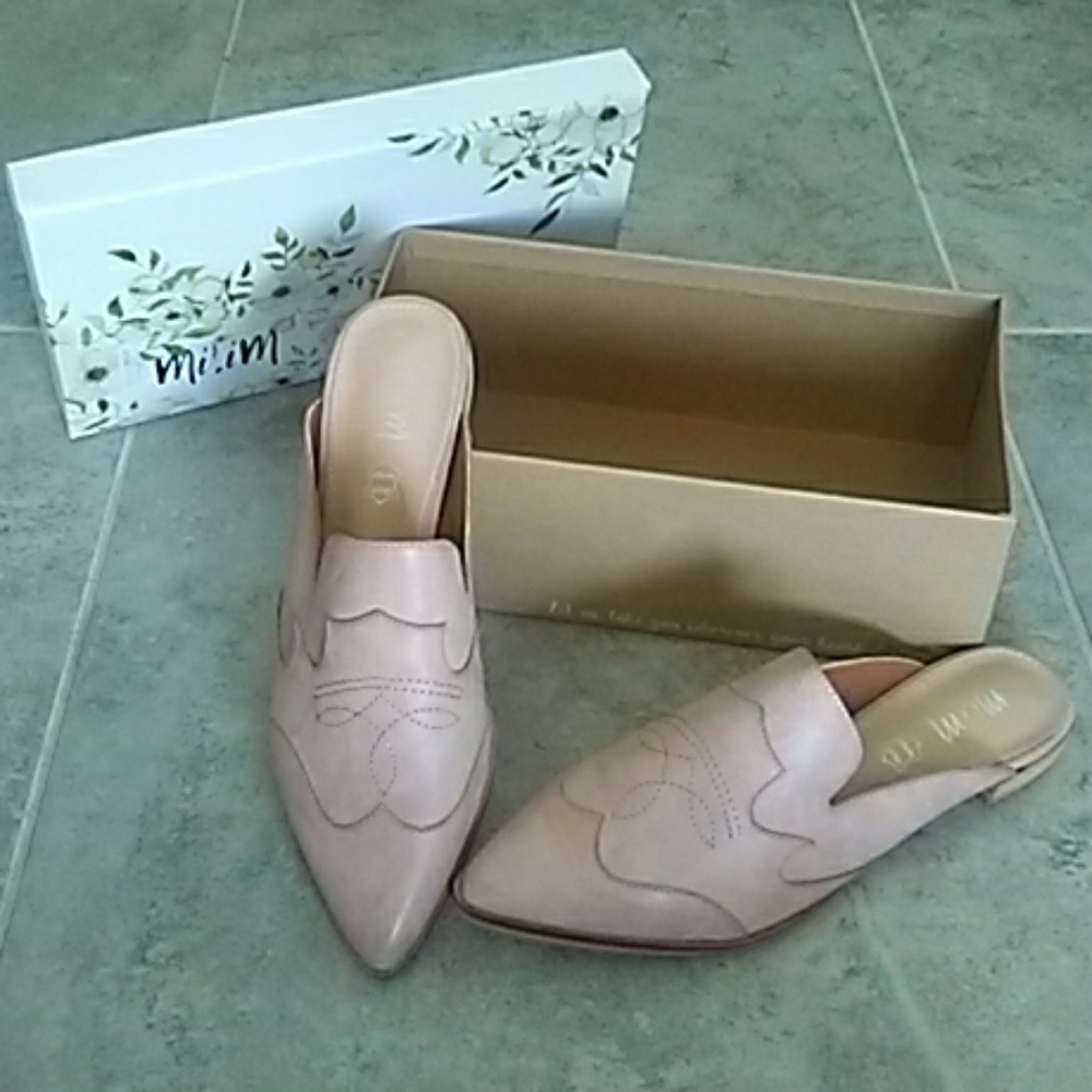 Leather mules